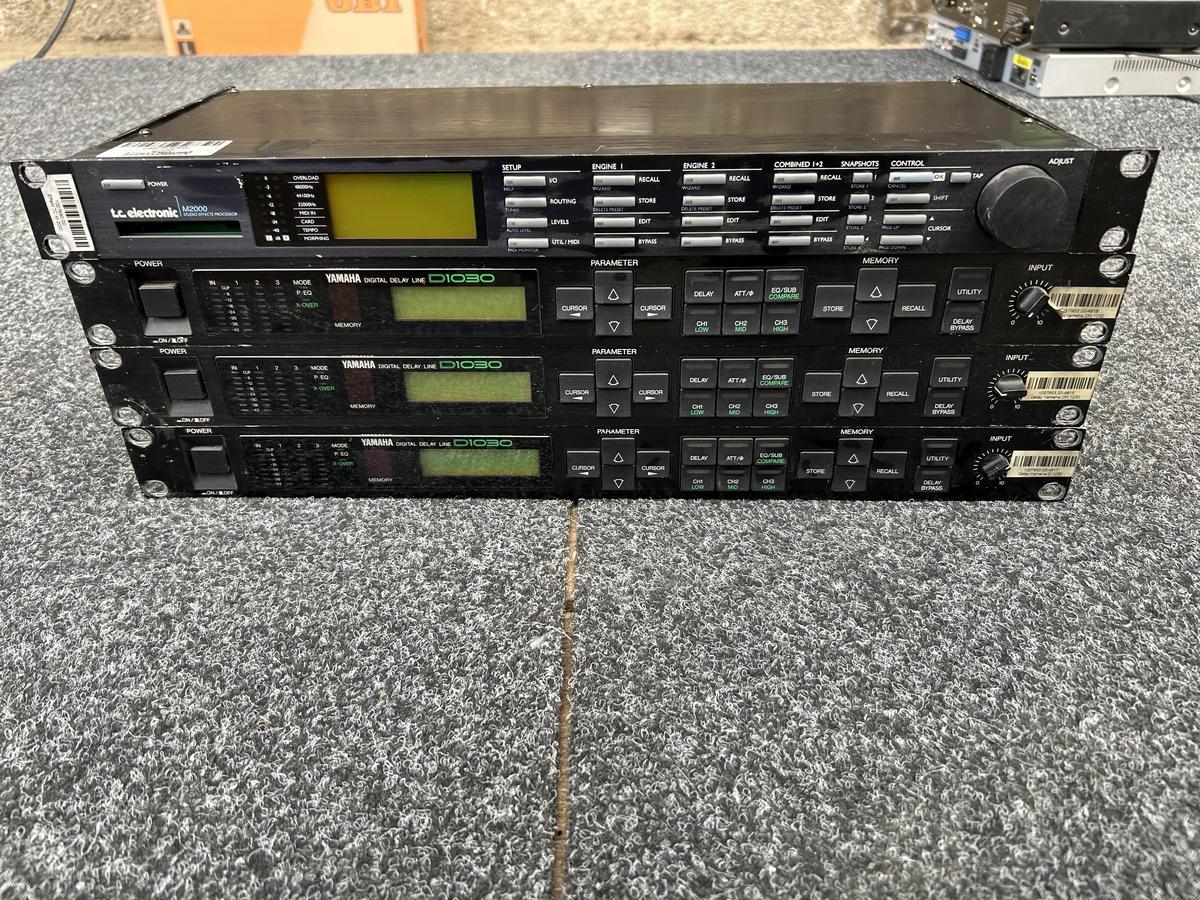3 x Yamaha D1030 + TC M2000 Audio Delays/Prozessoren