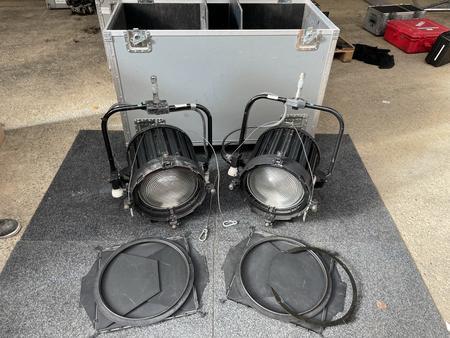 2x ARRI Studio 5000 black pole operated incl. case 2x ARRI Studio 5000 black pole operated incl. case