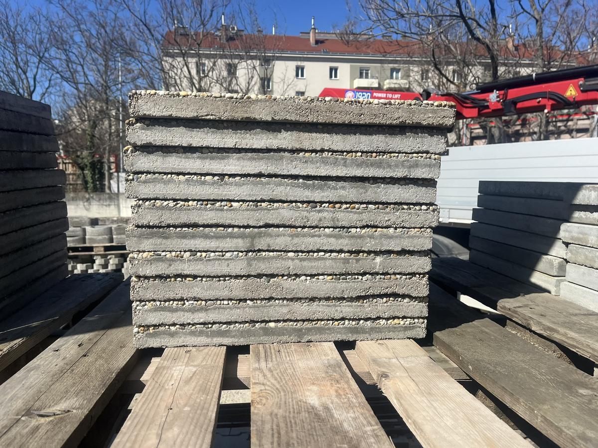 84 Stück Gehwegplatten