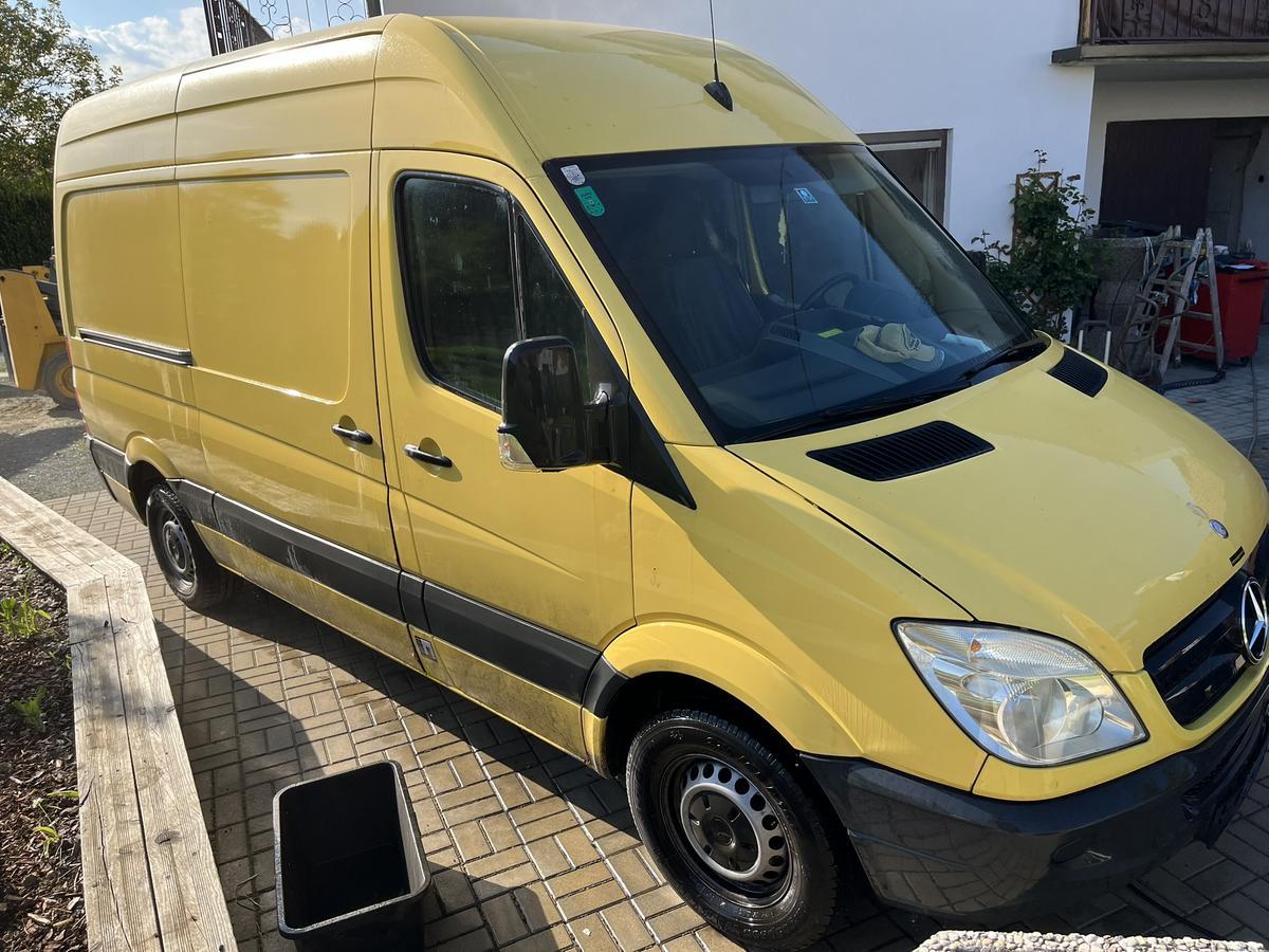 MERCEDES SPRINTER Type 313 CDI mit Anhängekupplung, BJ 05/2007, gelb, Diesel, 95 kW, Klima, ca. 349.000 km, Pickerl gültig bis 05/2025, Rückfahrkamera?d=2025-05-01 00:30:20