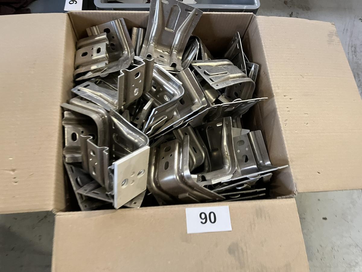 Posten SPIDI Fassadensystembügel
