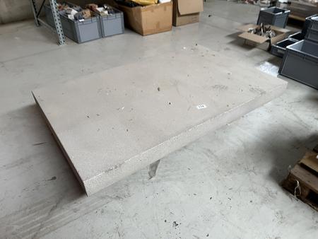 Betonplatte 180x110x13 cm Verladung mit Stapler Betonplatte 180x110x13 cm Verladung mit Stapler