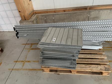 15 Laufmeter = 12 Stück Fachbodenregalsteher ca. 200 cm verzinkt plus Böden 15 Laufmeter = 12 Stück Fachbodenregalsteher ca. 200 cm verzinkt plus Böden