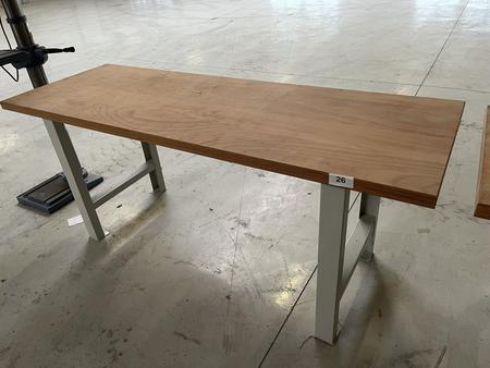 Werkbank mit Massivholzplatte 40 mm 200x70 cm,neuwertig Werkbank mit Massivholzplatte 40 mm 200x70 cm,neuwertig