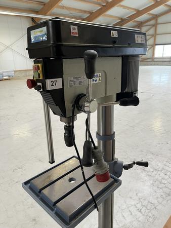 BERNADO Säulenbohrmaschine neuwertig SB 32 S 1.1 KW bis 32 mm BERNADO Säulenbohrmaschine neuwertig SB 32 S 1.1 KW bis 32 mm