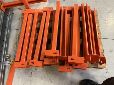 4 Stk. Kragarmregale mit 70 cm Auslegearm - siehe Typenschild 4 Stk. Kragarmregale mit 70 cm Auslegearm - siehe Typenschild