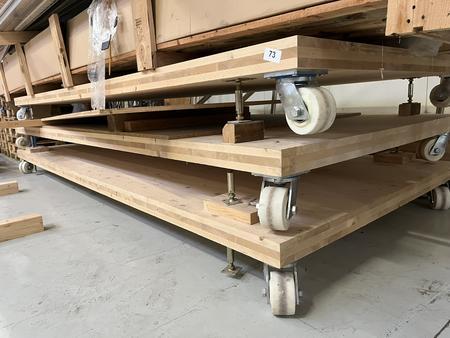 4 Stück Schwerlast-Fahrgestelle mit Rollen ca.4400/1800 mm mit Gewinde Stützfüßen , verleimte Massivholzplatte 4 Stück Schwerlast-Fahrgestelle mit Rollen ca.4400/1800 mm mit Gewinde Stützfüßen , verleimte Massivholzplatte
