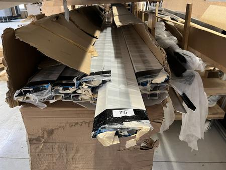 Aluprofilbestand - der Regalanlage bestehend aus diversen Profilen Aluprofilbestand - der Regalanlage bestehend aus diversen Profilen
