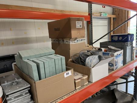 Regalinhalt diverses Montagematerial für die Module Regalinhalt diverses Montagematerial für die Module