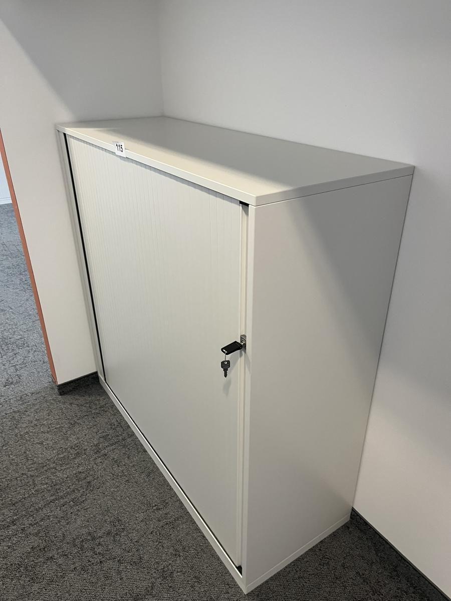 Aktenschrank Steelcase ca. 120/110 cm 3 Ordnerhöhen