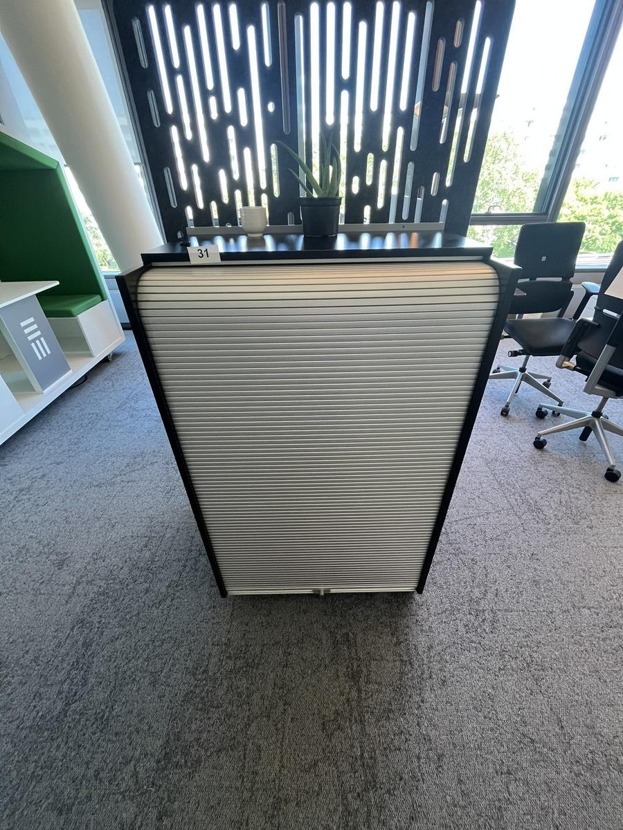 Steelcase Aktenschrank mit Rollen und Rolladen ca.80/50/130 cm