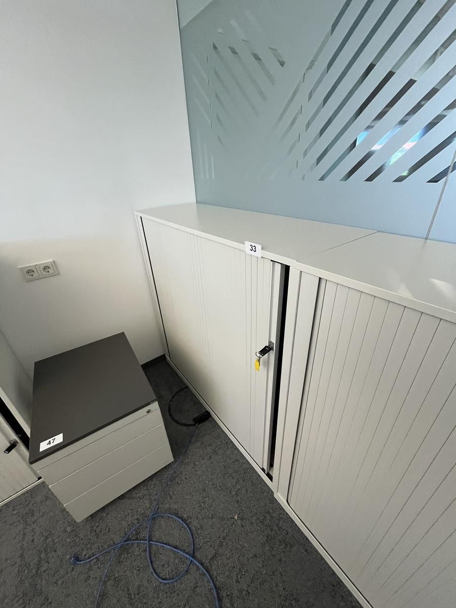 Aktenschrank weiss ca. 120/115 cm Steelcase mit Rollotüre