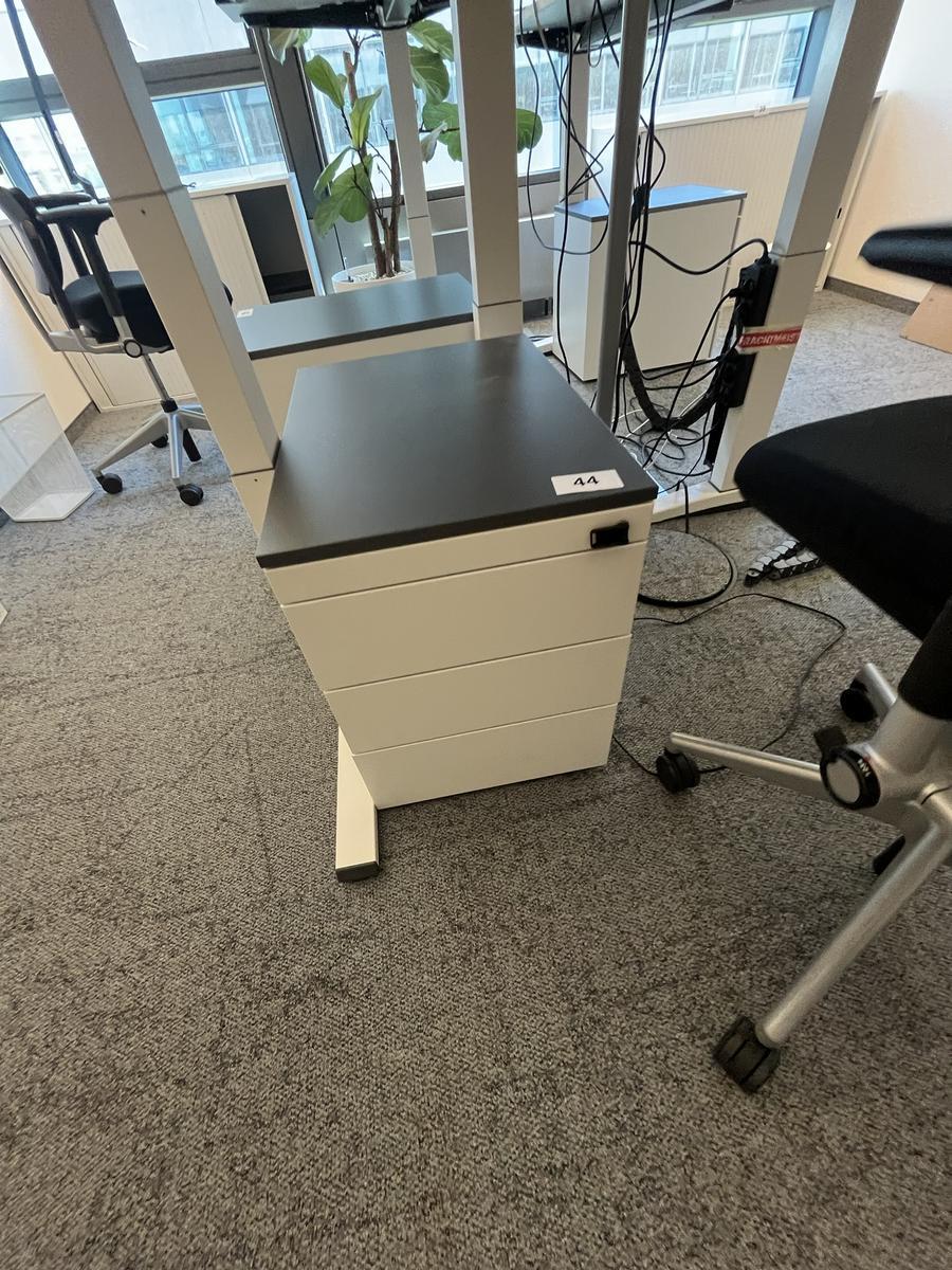 Rollcontainer mit Auszugsladen ca.43/60/53 cm Steelcase