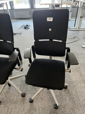 Steelcase Bürodrehstuhl anthrazit mit Armlehne höhenverstellbar Steelcase Bürodrehstuhl anthrazit mit Armlehne höhenverstellbar
