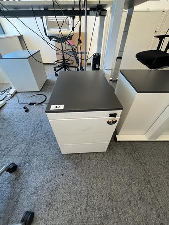 Rollcontainer mit Auszugsladen ca.43/60/53 cm Steelcase Rollcontainer mit Auszugsladen ca.43/60/53 cm Steelcase