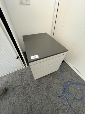 Rollcontainer mit Auszugsladen ca.43/60/53 cm Steelcase Rollcontainer mit Auszugsladen ca.43/60/53 cm Steelcase