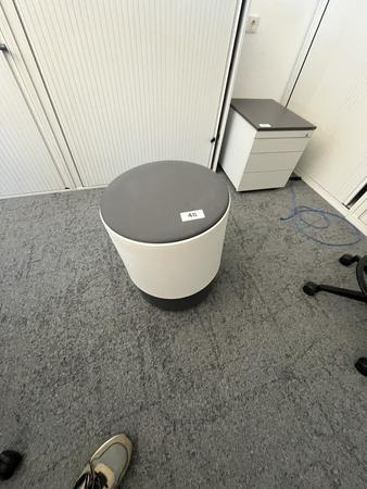 Steelcase Designerhocker mit Kippfunktion Steelcase Designerhocker mit Kippfunktion