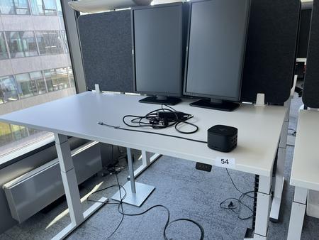 Sitz-,Steh-,Schreibtisch 160x80 cm , Steelcase elektrisch höhenverstellbar ca.65/120cm mit Sichtblende abnehmbar, Baujahr 2021 Sitz-,Steh-,Schreibtisch 160x80 cm , Steelcase elektrisch höhenverstellbar ca.65/120cm mit Sichtblende abnehmbar, Baujahr 2021