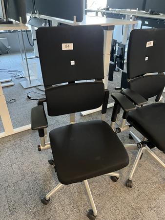Steelcase Bürodrehstuhl anthrazit mit Armlehne höhenverstellbar Steelcase Bürodrehstuhl anthrazit mit Armlehne höhenverstellbar