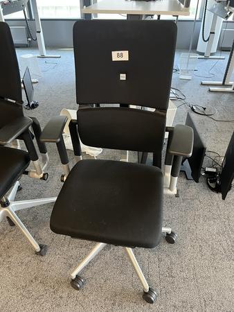 Steelcase Bürodrehstuhl anthrazit mit Armlehne höhenverstellbar Steelcase Bürodrehstuhl anthrazit mit Armlehne höhenverstellbar