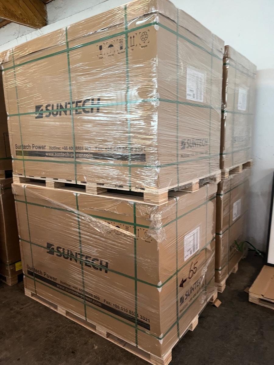 22 Stk. Solar Paneele, Typ Suntech 435W, ca. 10 kW (9.57 kW)