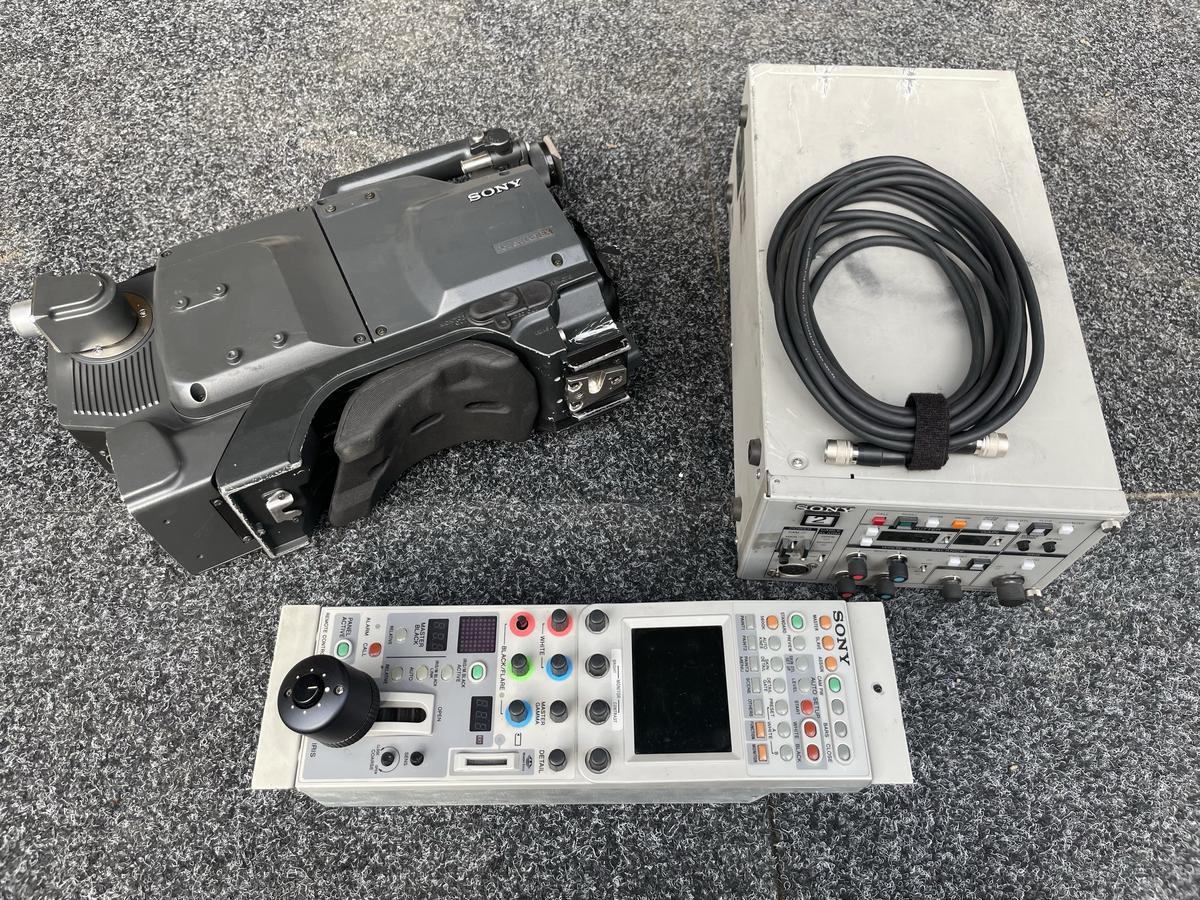 Sony DXC-D55P Kamera + Triax Adapter + CCU + RCP