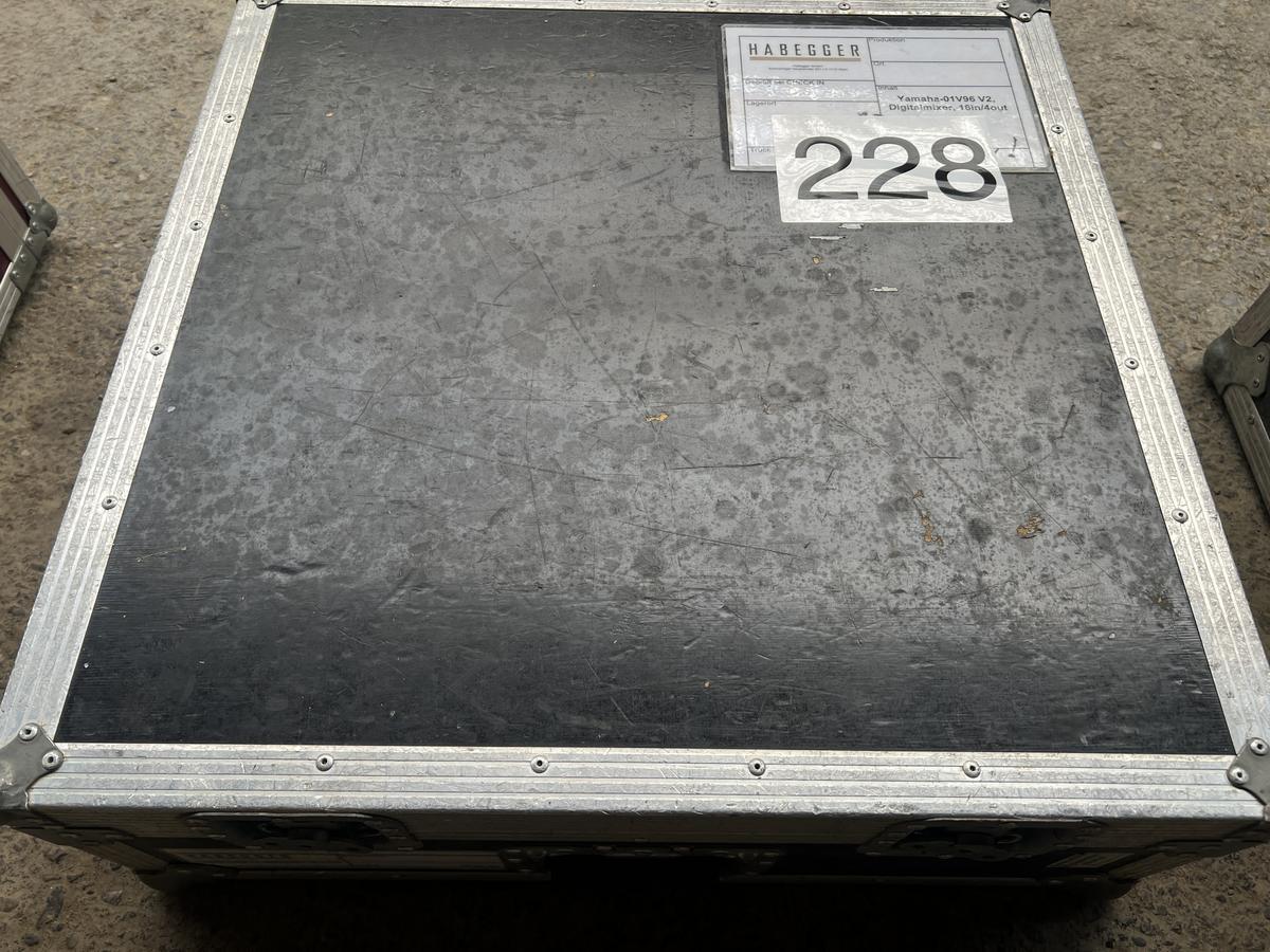 Haubencase für Yamaha 01V96?d=2025-05-15 12:51:09