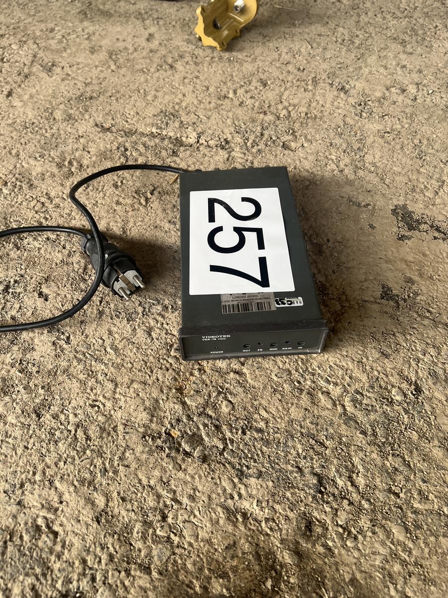 Extron C-Video Verteiler