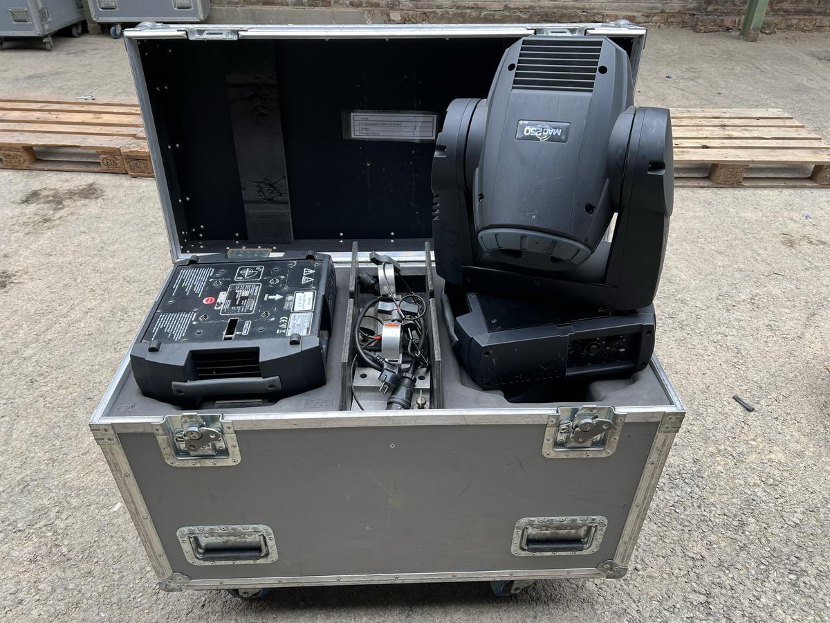 1x Martin MAC250 Krypton incl. case