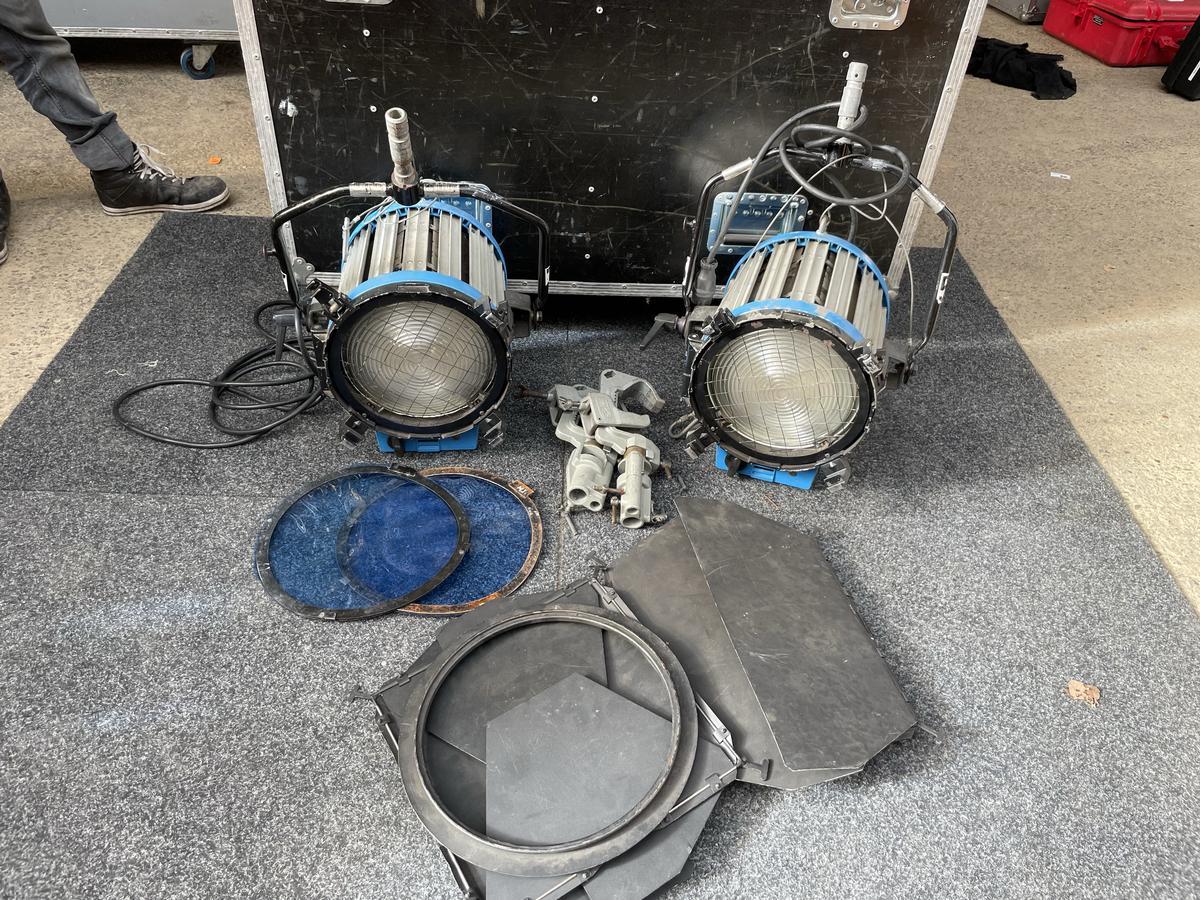 2x ARRI Studio 2000 silver/blue incl. case
