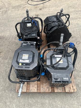 4x Desisit Leonardo 2000W fresnel spotlight pole operated 4x Desisit Leonardo 2000W fresnel spotlight pole operated