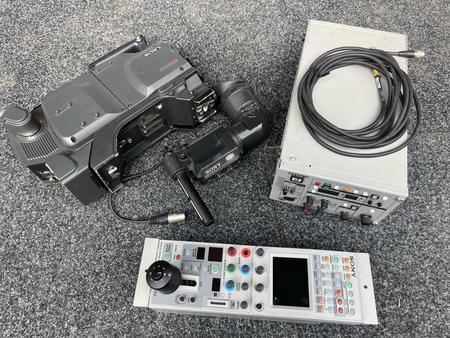 Sony DXC-D55P Kamera + Triax Adapter + Sportsucher + CCU + RCP Sony DXC-D55P Kamera + Triax Adapter + Sportsucher + CCU + RCP