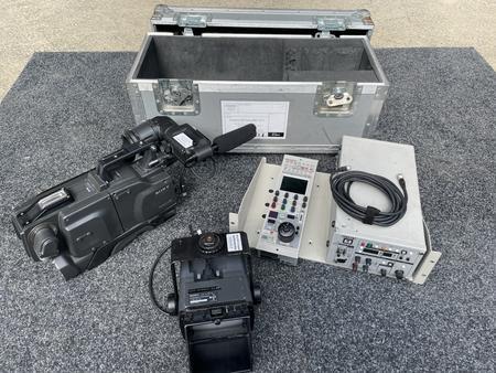 Sony DXC-D55P Kamera + Triax Adapter + Sportsucher + CCU + RCP + Case + Studiosucher Sony DXC-D55P Kamera + Triax Adapter + Sportsucher + CCU + RCP + Case + Studiosucher