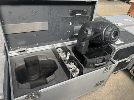 1x Martin MAC700 spot incl. 1 case 1x Martin MAC700 spot incl. 1 case