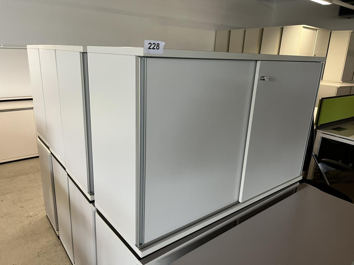 Aktenschrank 120/78 cm mit Schiebetüre 2 Ordnerhöhen