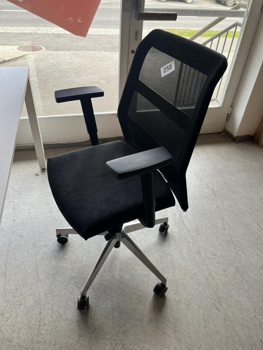 Bürodrehstuhl schwarz