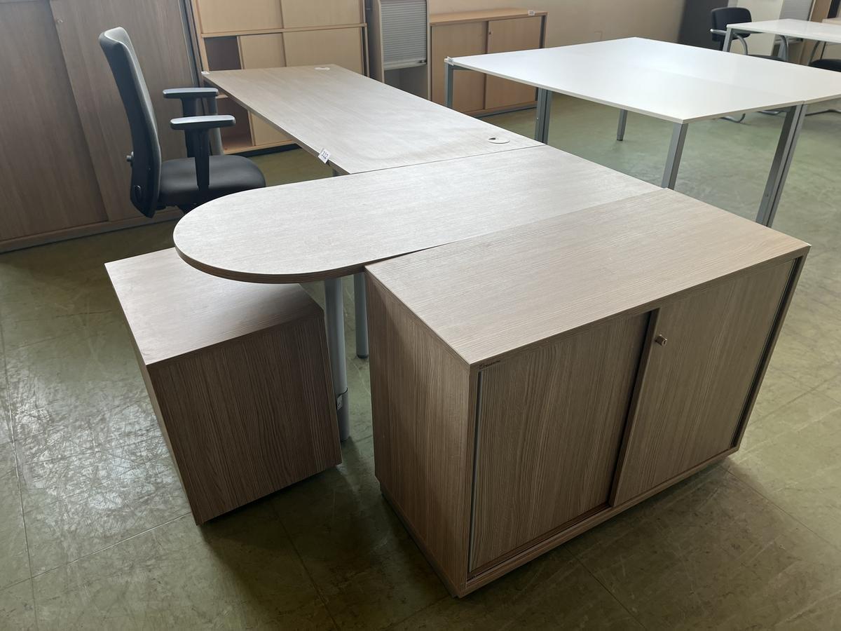 komplettes Büro bestehend aus Schreibtisch 200/80 cm - Anbauecke 160/60 cm, 1 Aktenschrank 120/110 cm, 1 Rollcontainer