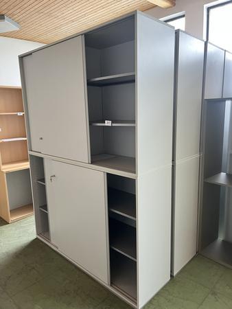 2 Stück Aktenschränke 160/110 cm mit Schiebetüre grau 2 Stück Aktenschränke 160/110 cm mit Schiebetüre grau