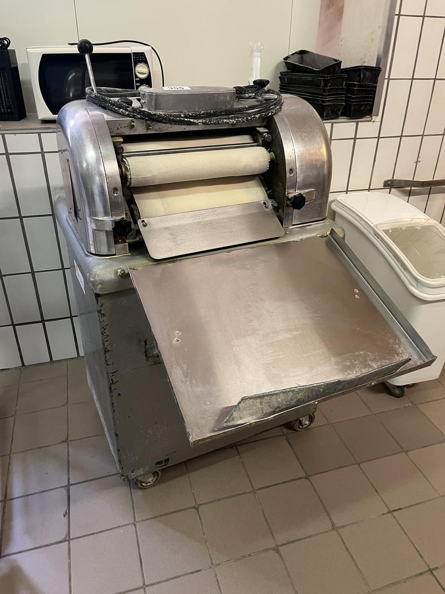 Mandl Teigwickelmaschine - 400 mm Wickelbreite, ca. 800/1300/800 mm?d=2025-05-23 10:45:23