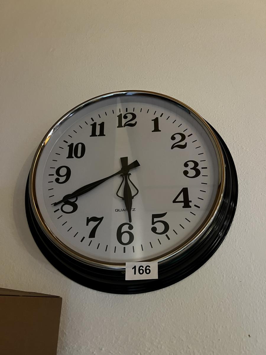 Wanduhr?d=2025-06-08 02:57:03