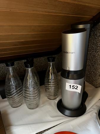 Sodastream + 4 Glasflaschen Sodastream + 4 Glasflaschen