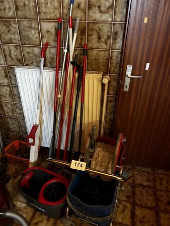 Kompletter Bestand an Putzbehelfen Kompletter Bestand an Putzbehelfen