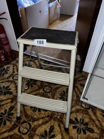 2stufige Treppe 2stufige Treppe