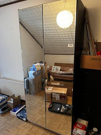 Kleiderschrank mit Glastüre Kleiderschrank mit Glastüre
