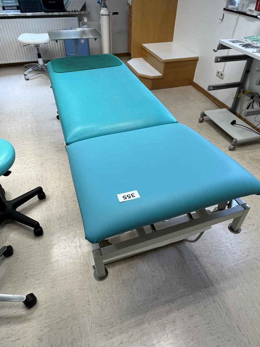 Höhenverstellbare Patientenliege ca. 200 x  60 x 72 cm