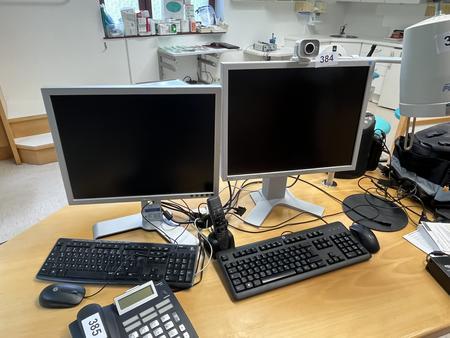 PC Anlage mit 2 Moitoren, 1 Kamerasystem, 2 Tastaturen PC Anlage mit 2 Moitoren, 1 Kamerasystem, 2 Tastaturen
