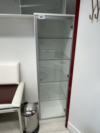 Medizinschrank versperrbar- verglast 50 x 50 x 175 cm Medizinschrank versperrbar- verglast 50 x 50 x 175 cm