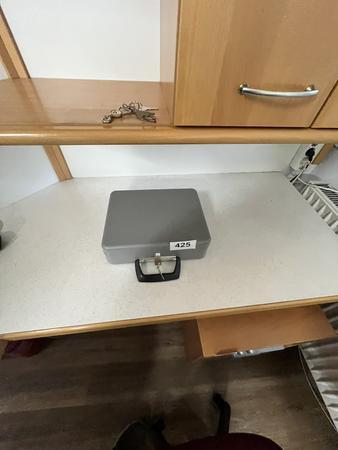Handkassa mit Schlüssel Handkassa mit Schlüssel
