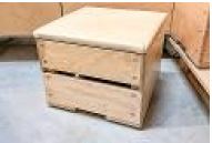 Kleinsprungkasten PLAKI 450x450mm, Hhe 400mm, 2-teilig aus Birkensperrholz, Deckel 5-seitig gepolstert und mit Kernleder bezogen