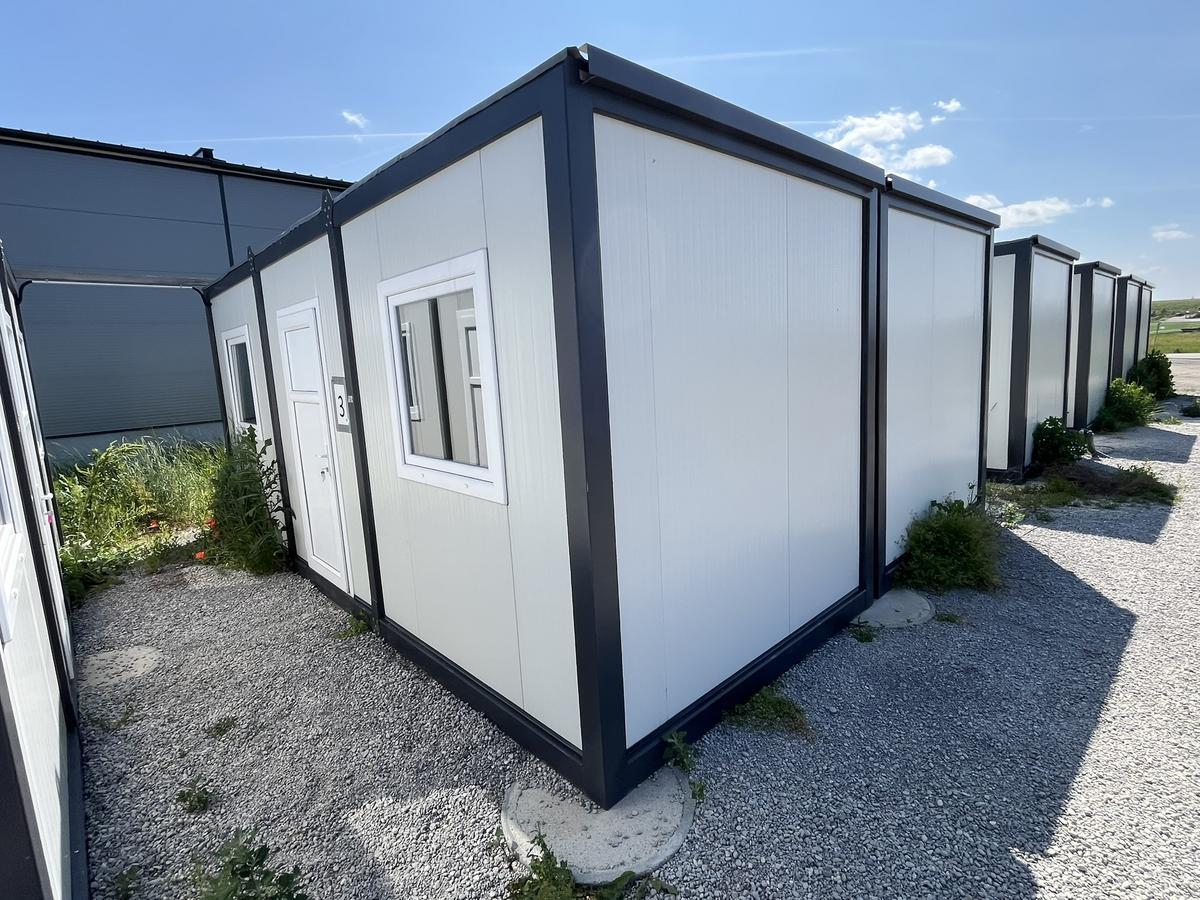 BÜROCONTAINER ca.600x240 cm 1 Außentüre, 2 Stk.PVC Fenster 100x100 cm ,PVC Boden,Elektroinstallation,RAL 7016/9002,neuwertig